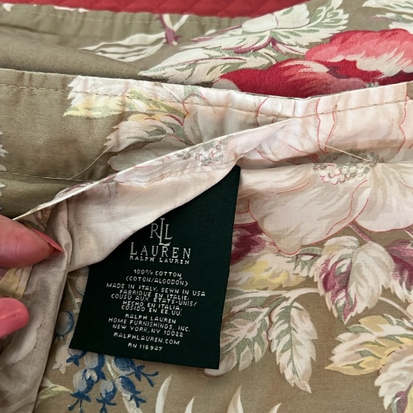 Pair of vintage Ralph Lauren square Euro size pillow shams. - Picture 4 of 9